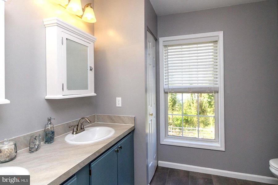 3908 Rhode Harbor Road Edgewater, MD 21037 - Photo 19 of 30 Ensuite Dual Vanity Master Bath