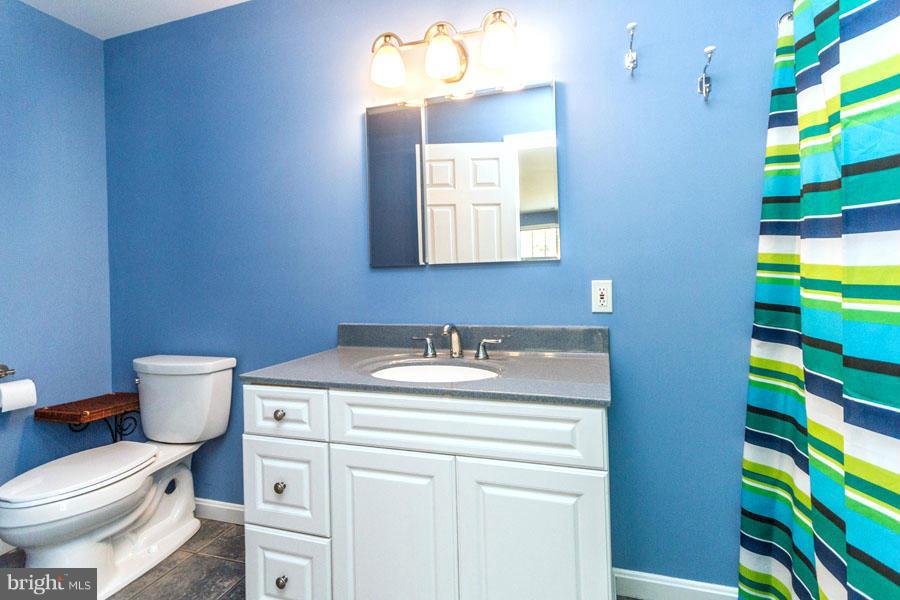 3908 Rhode Harbor Road Edgewater, MD 21037 - Photo 22 of 30 Attractively Appointed 2nd Bath