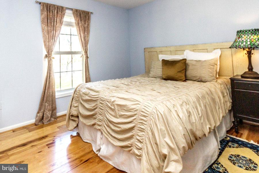 3908 Rhode Harbor Road Edgewater, MD 21037 - Photo 23 of 30 Bright and Airy 3rd Bedroom
