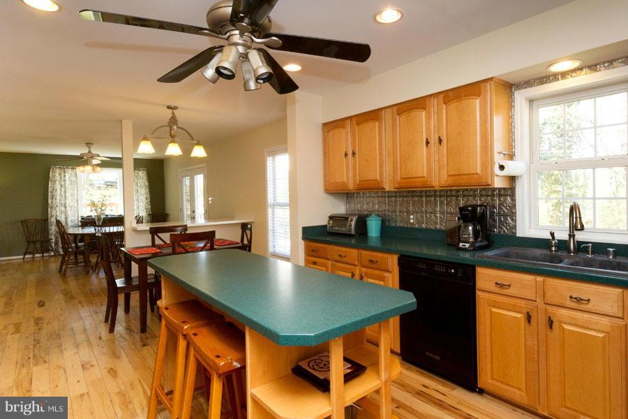 3908 Rhode Harbor Road Edgewater, MD 21037 - Photo 4 of 30 Great Gathering Kitchen for Family and Guests