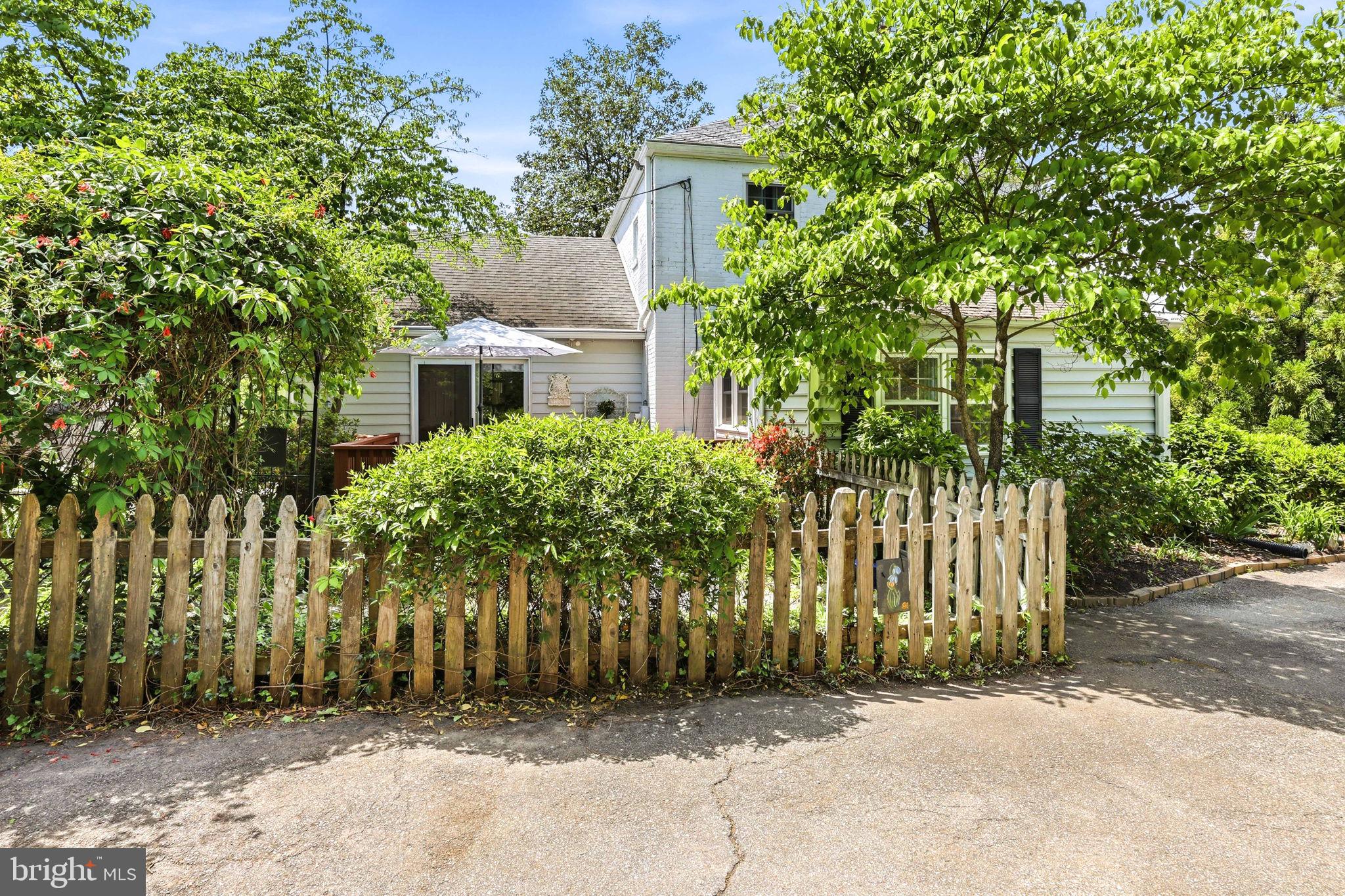 7601 Hollins Road Henrico, VA 23229 - Photo 29 of 47 front view of a house