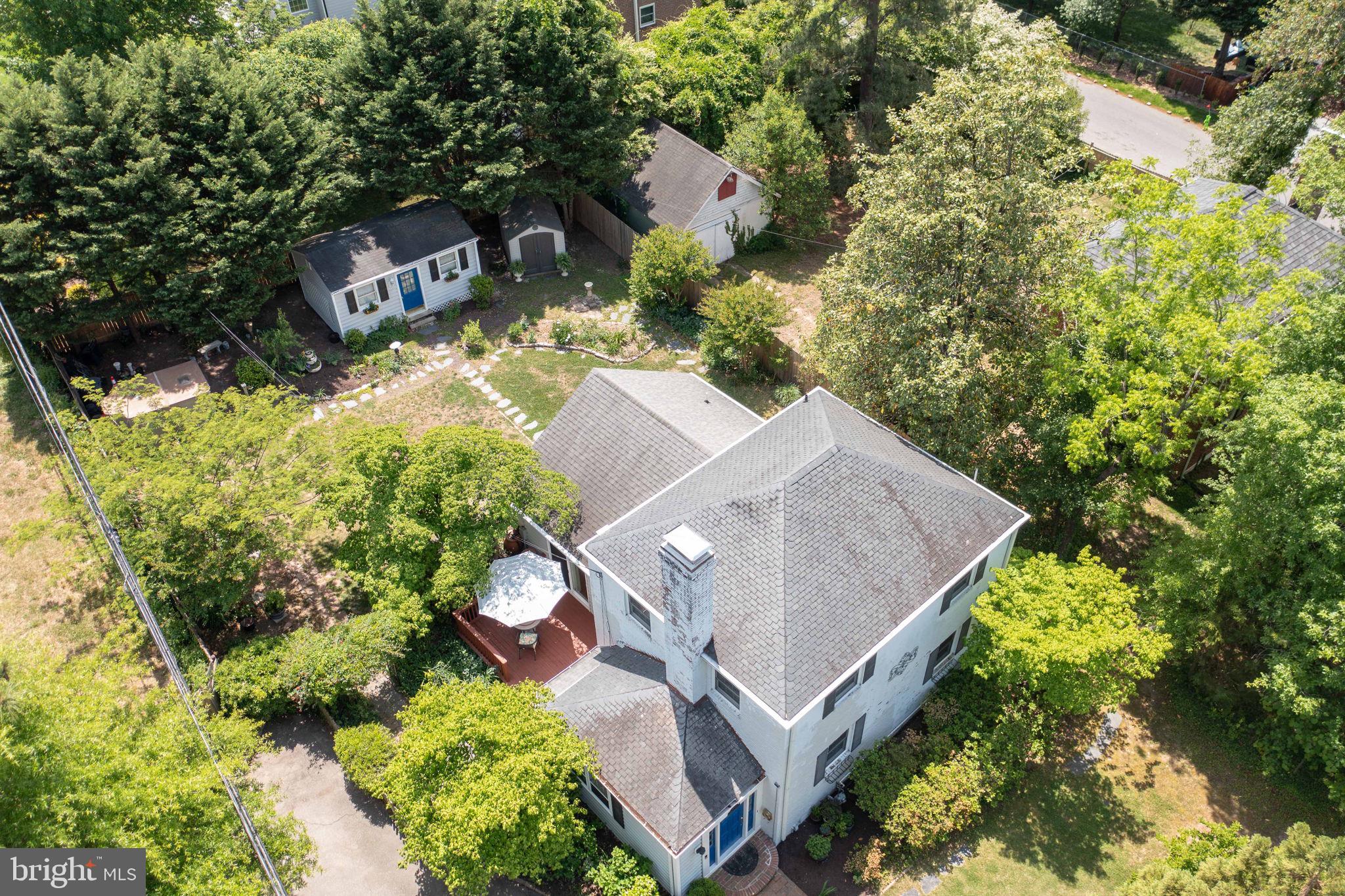 7601 Hollins Road Henrico, VA 23229 - Photo 40 of 47 an aerial view of a house with a yard