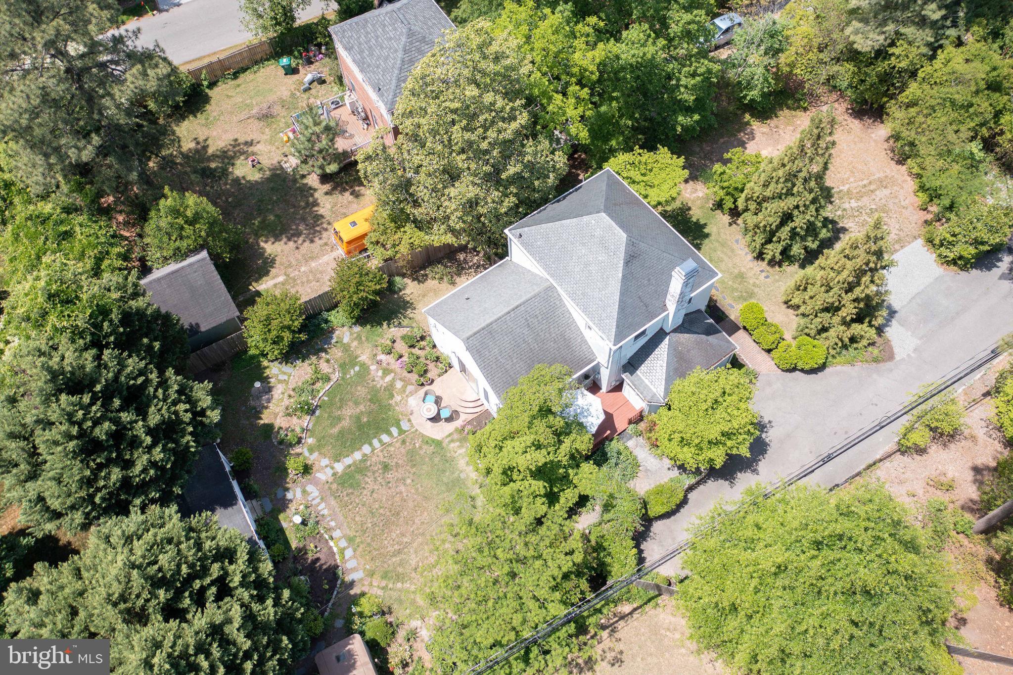 7601 Hollins Road Henrico, VA 23229 - Photo 46 of 47 an aerial view of a house