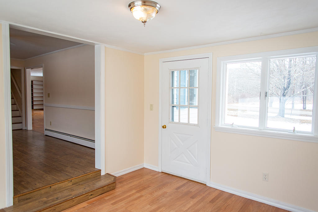823 Old Rte One Waldoboro, ME 04572 - Photo 14 of 41 Mudroom to front