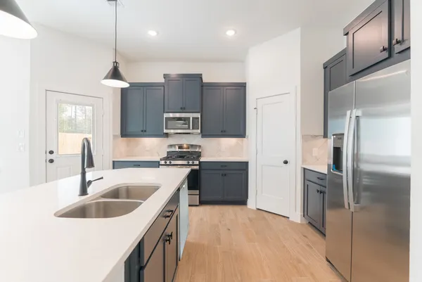 $2,300 | 140 Red Cascade Trail, Willis, TX 77318