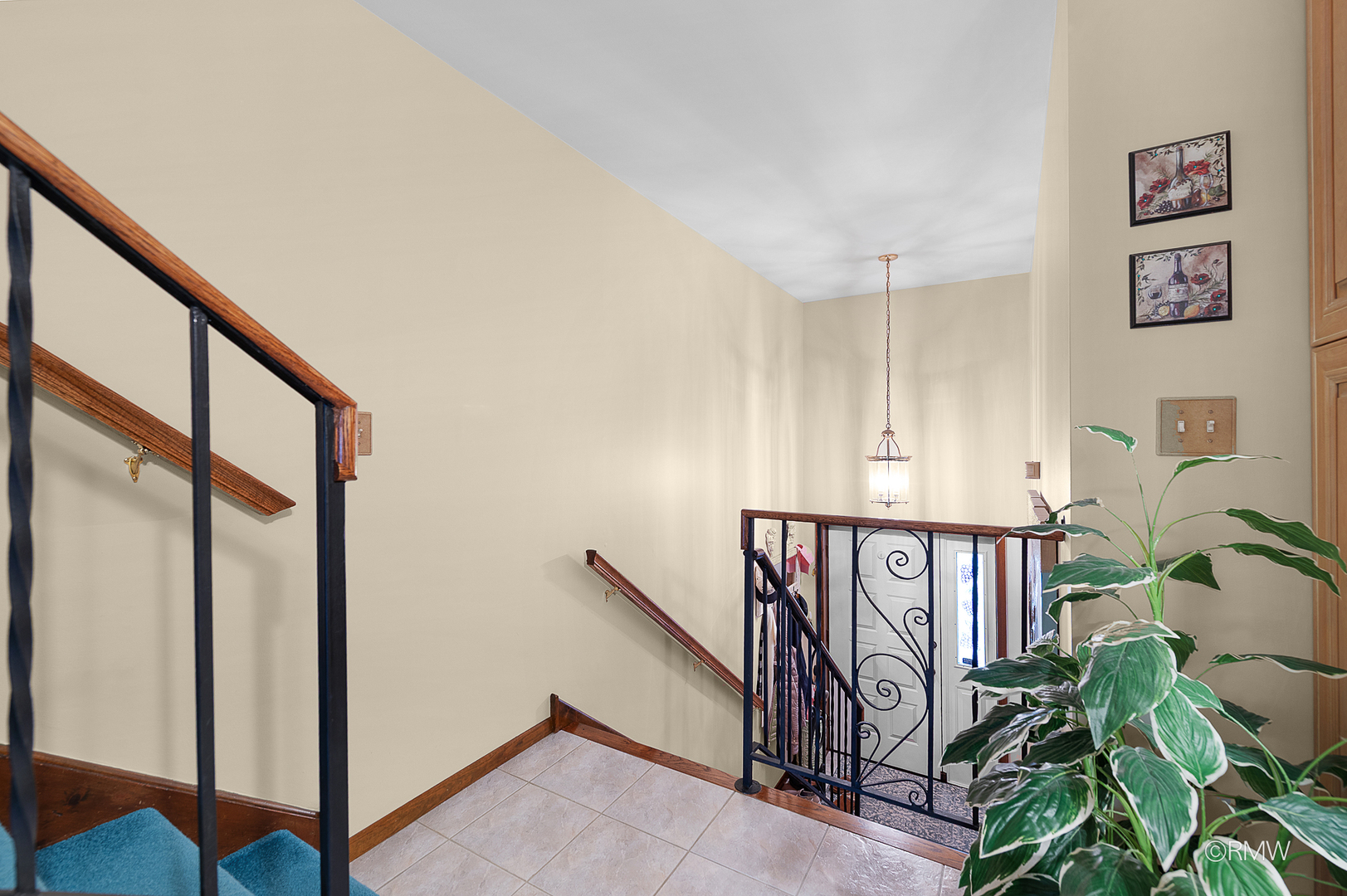 1354 West Byron Avenue, Unit D Addison, IL 60101 - Photo 4 of 31