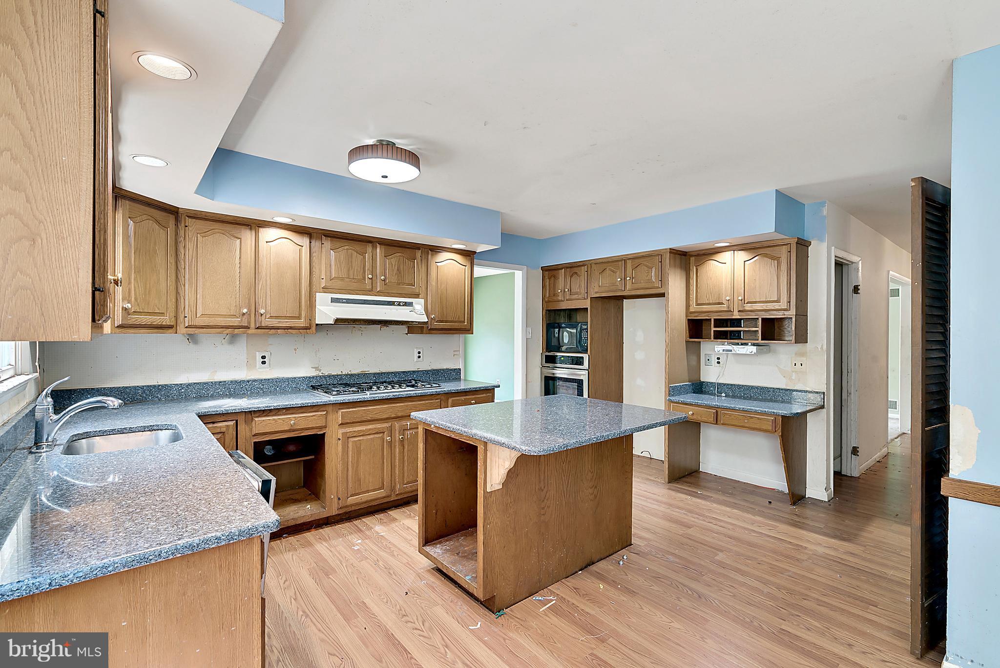 7016 Ben Franklin Road Springfield, VA 22150 - Photo 4 of 30 Kitchen