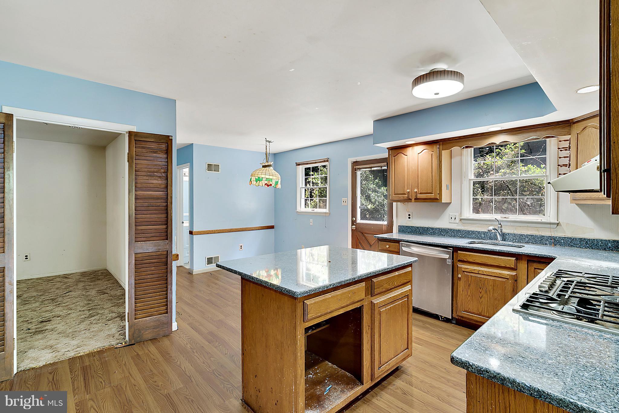 7016 Ben Franklin Road Springfield, VA 22150 - Photo 5 of 30 Kitchen