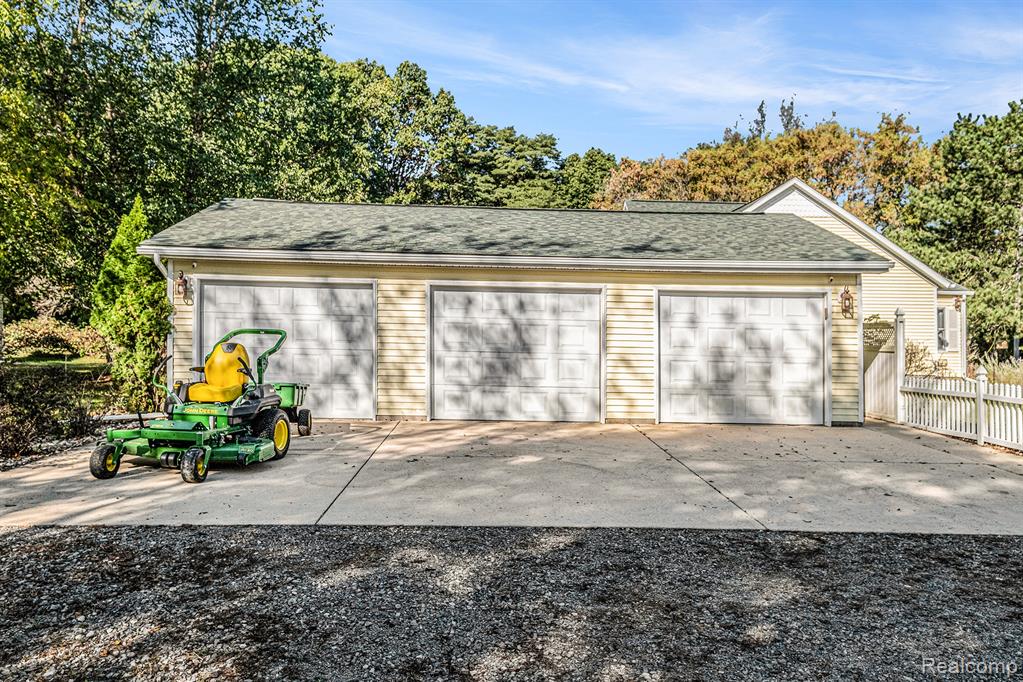 11499 Silver Lake Road Byron, MI 48418 - Photo 22 of 30 Gallery Image 22