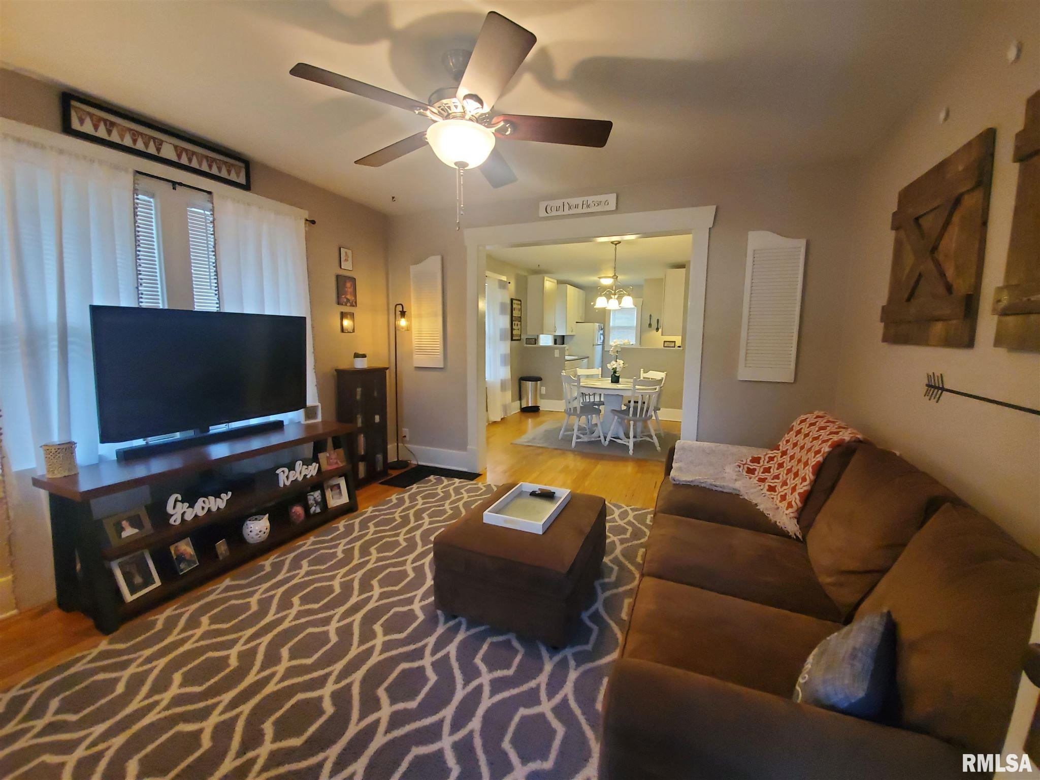 2205 Holmes Avenue Springfield, IL 62704 - Photo 3 of 15 Gallery Image 3