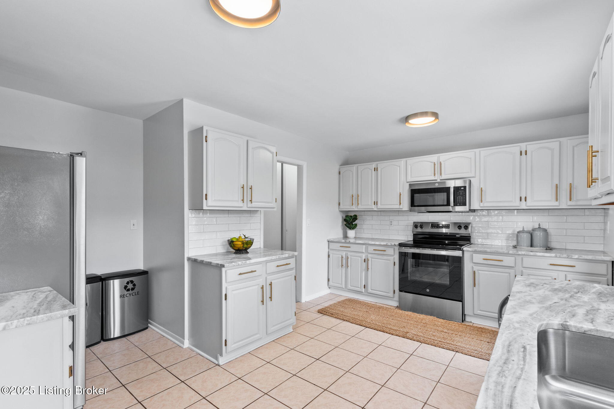 3815 Mamaroneck Road Louisville, KY 40218 - Photo 17 of 55 18-web-or-mls-696A8138