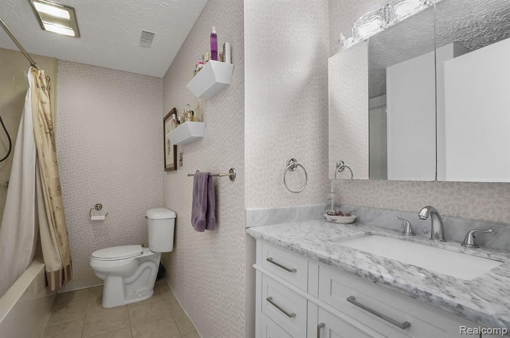 3211 Coolidge Highway Rochester Hills, MI 48309 - Photo 25 of 45