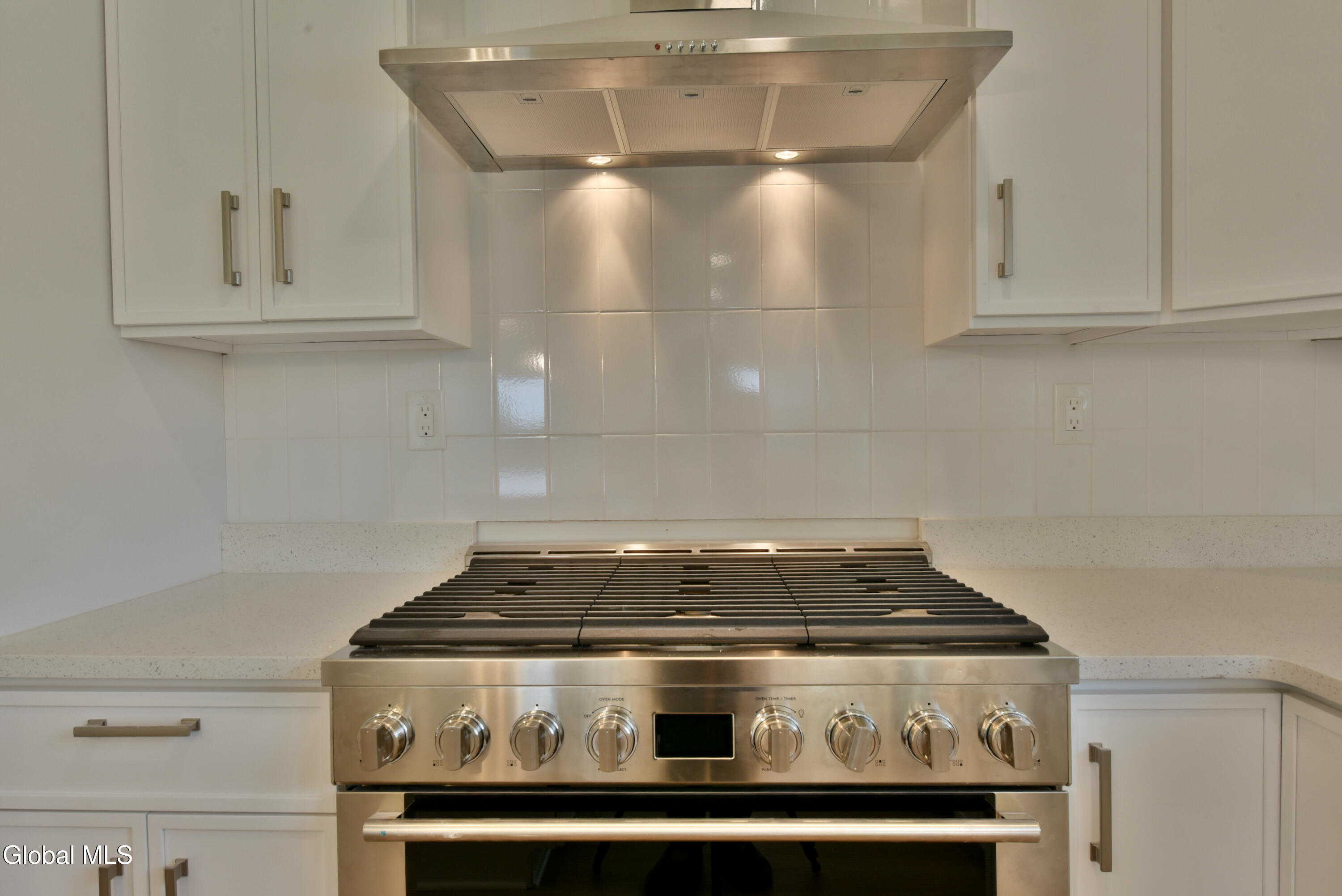 802 South Ravine Road Niskayuna, NY 12309 - Photo 19 of 60 22