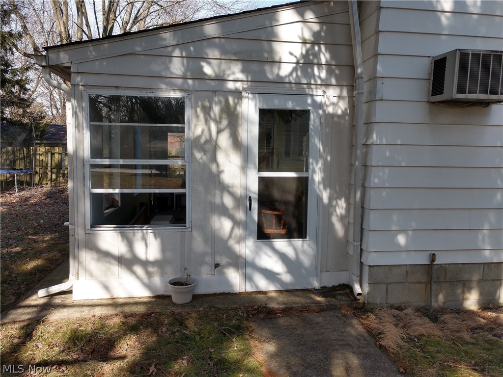 6908 Root Road North Ridgeville, OH 44039 - Photo 4 of 10