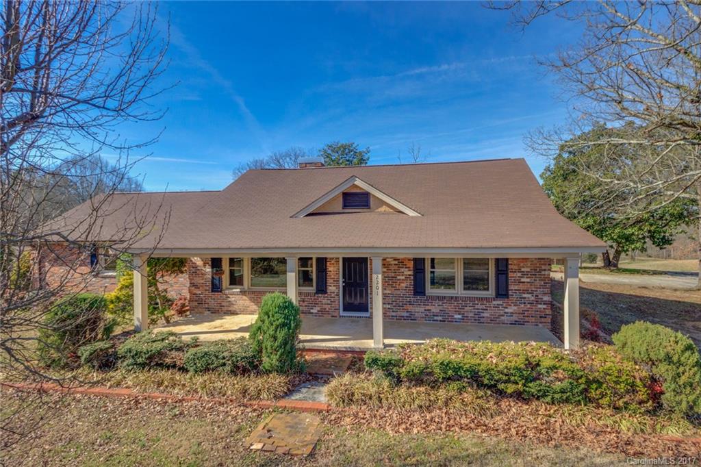 2201 Miranda Road Charlotte, NC 28216 - Photo 2 of 17 Gallery Image 2