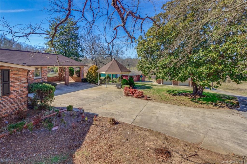 2201 Miranda Road Charlotte, NC 28216 - Photo 14 of 17 Gallery Image 14