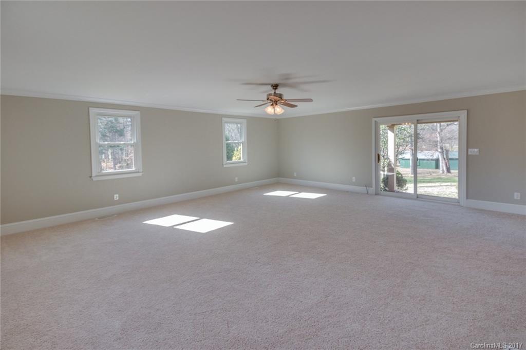 2201 Miranda Road Charlotte, NC 28216 - Photo 10 of 17 Gallery Image 10