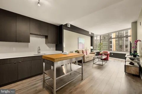 $479,000 | 460 New York Avenue Northwest, Unit 701, Washington, DC 20001