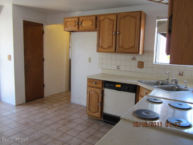2021 South Harrison Road Tucson, AZ 85748 - Photo 4 of 16