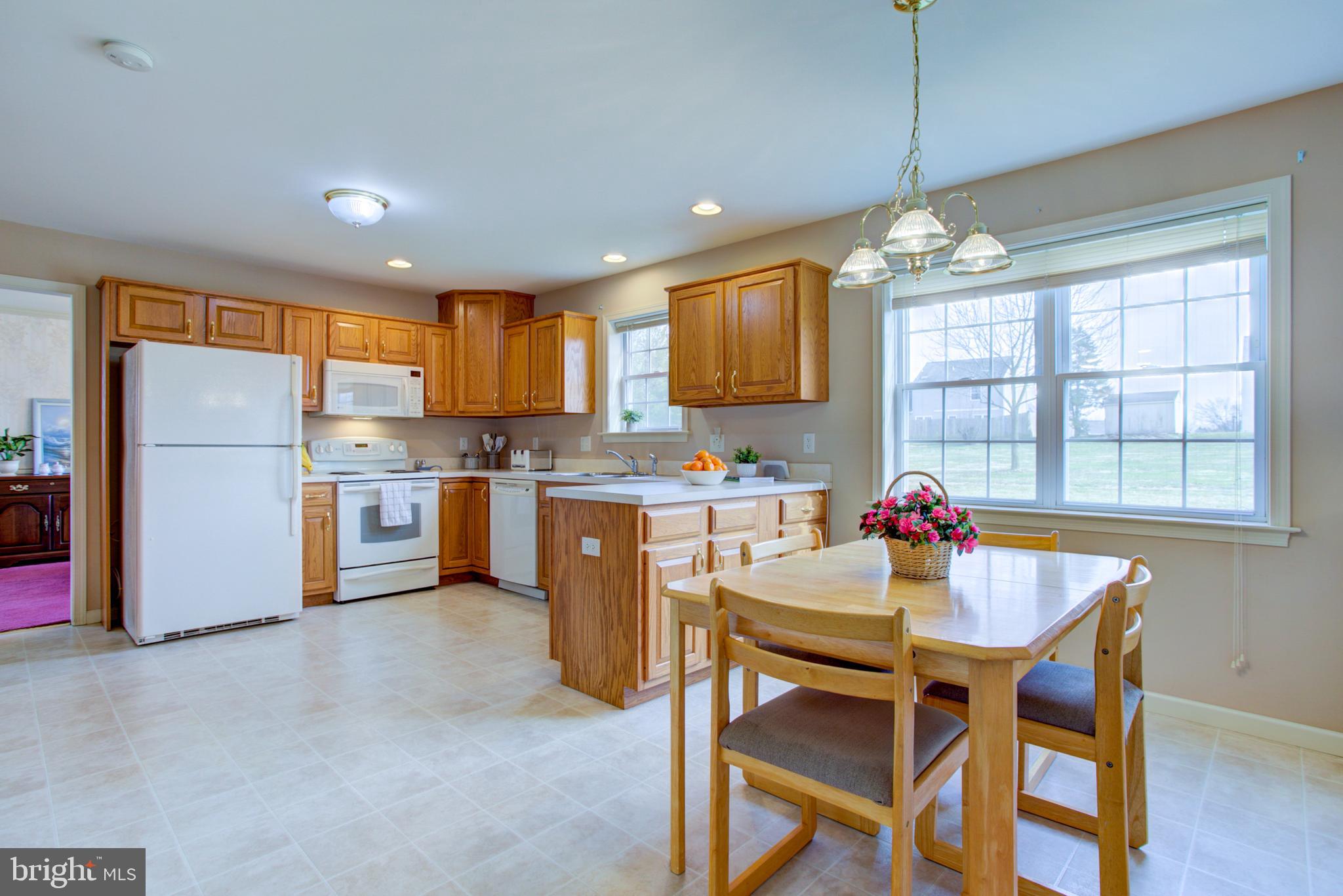 480 Vista Road Columbia, PA 17512 - Photo 11 of 40 Breakfast Area and Kitchen