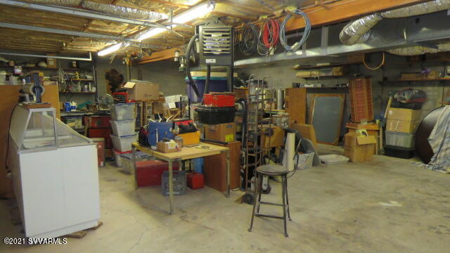 4240 East Waldron Road Rimrock, AZ 86335 - Photo 25 of 34 basement garage