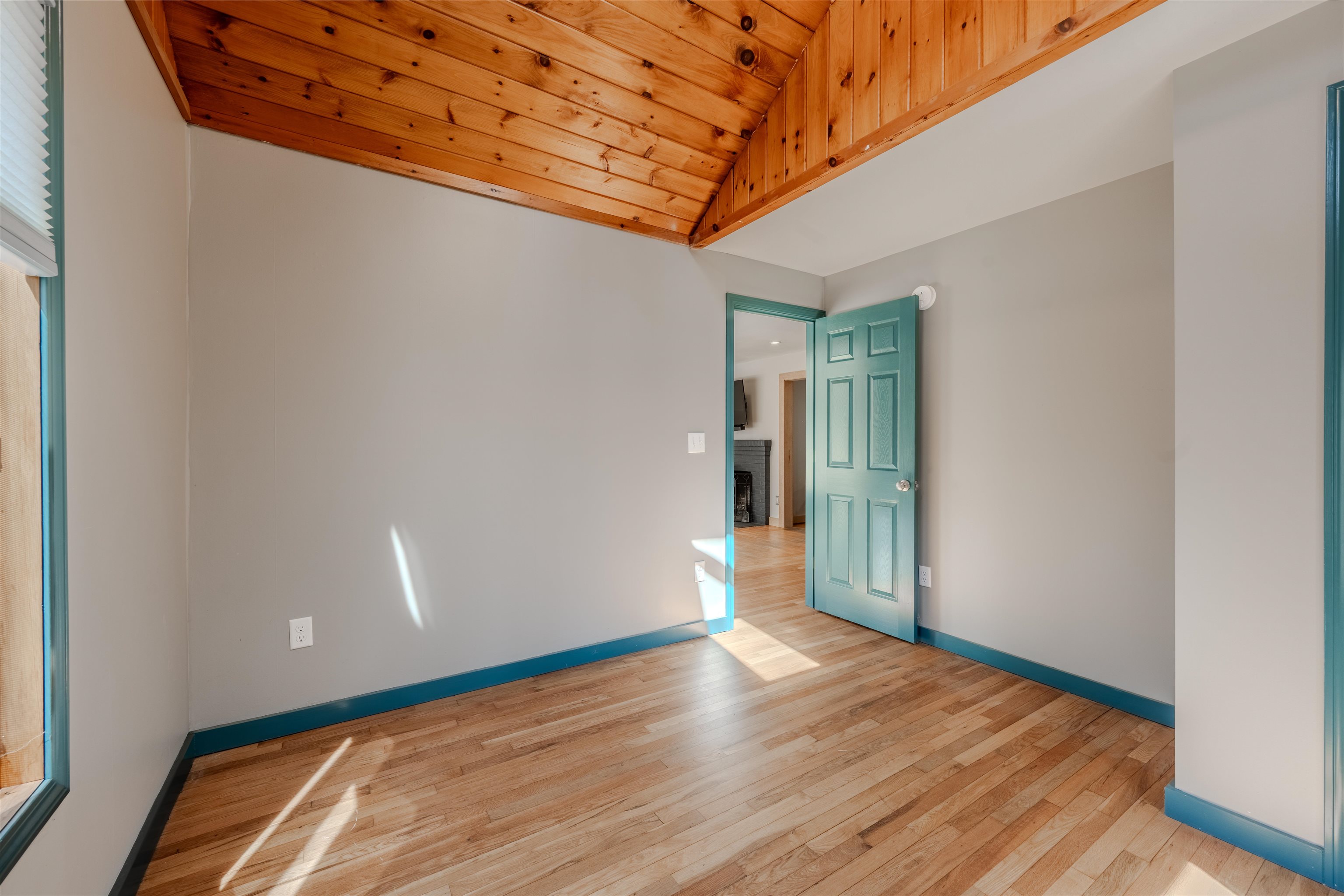 52 Sandown Road Danville, NH 03819 - Photo 17 of 30 Gallery Image 17