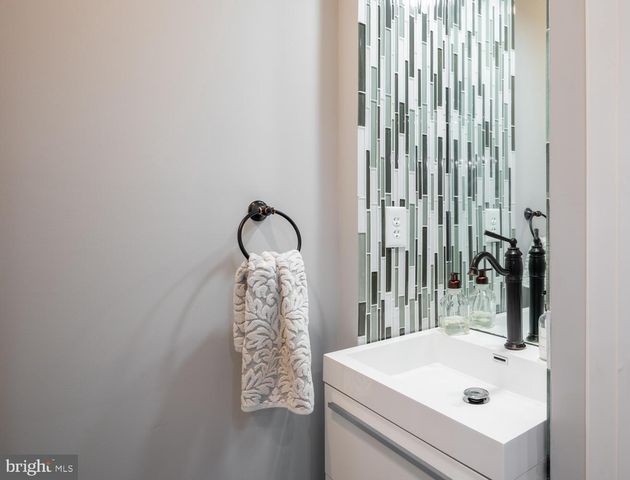 $909,000 | 416 Gallatin Street Northwest, Washington, DC 20011