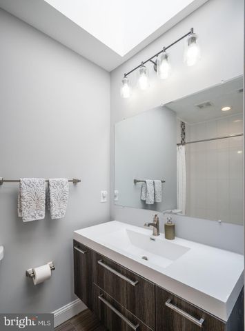 $909,000 | 416 Gallatin Street Northwest, Washington, DC 20011