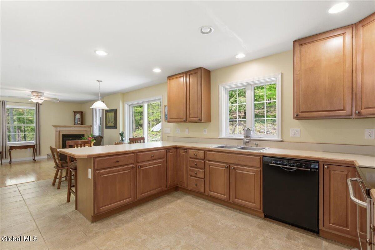 674 Momrow Road Sand Lake, NY 12153 - Photo 10 of 30 10-010_MW2_9773