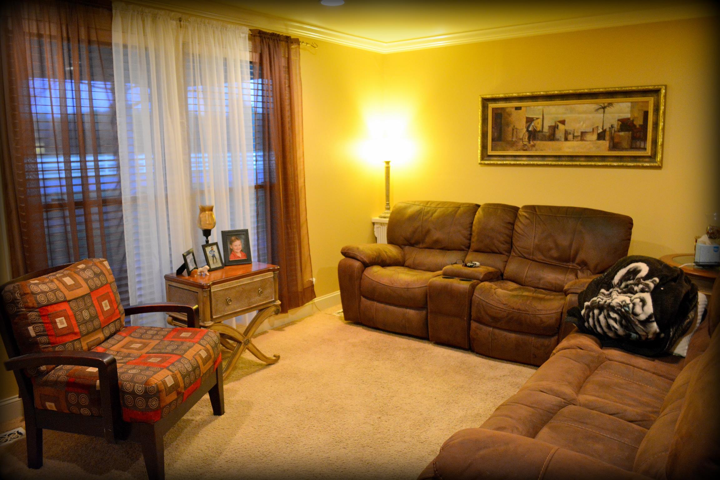 2656 Cairo Bend Road Lebanon, TN 37087 - Photo 8 of 18 a living room with furniture and a lamp