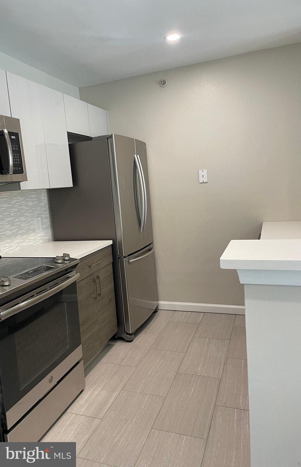 21307 Cornerstone Drive Yardley, PA 19067 - Photo 4 of 11 KITCHEN