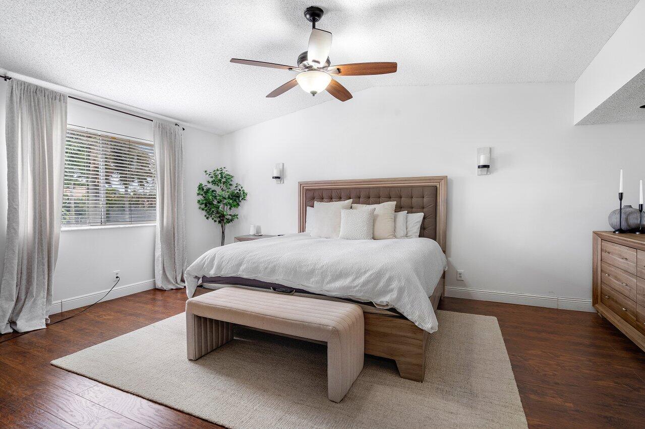 6823 Via Regina Boca Raton, FL 33433 - Photo 21 of 32 021-6823ViaRegina-BocaRaton-FL-33433-SMA