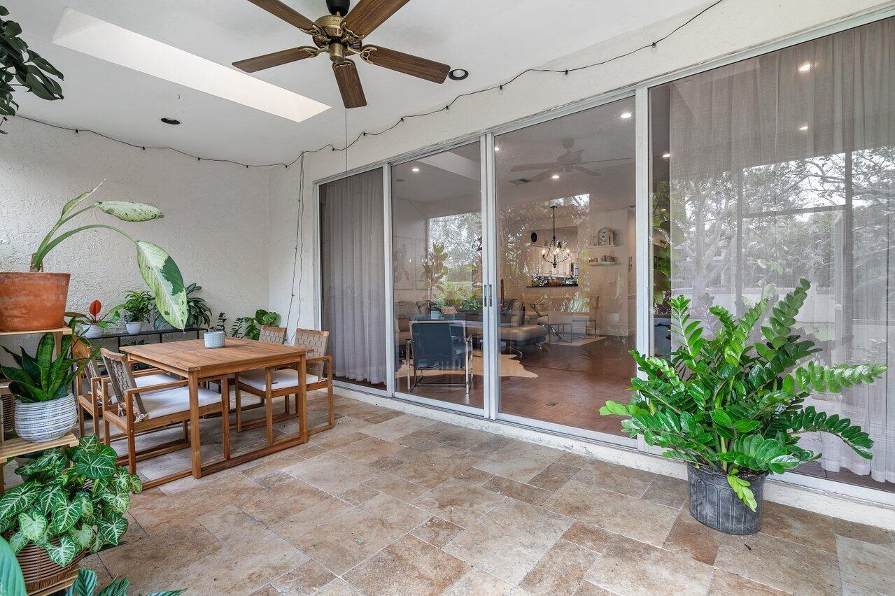 6823 Via Regina Boca Raton, FL 33433 - Photo 29 of 32 029-6823ViaRegina-BocaRaton-FL-33433-SMA