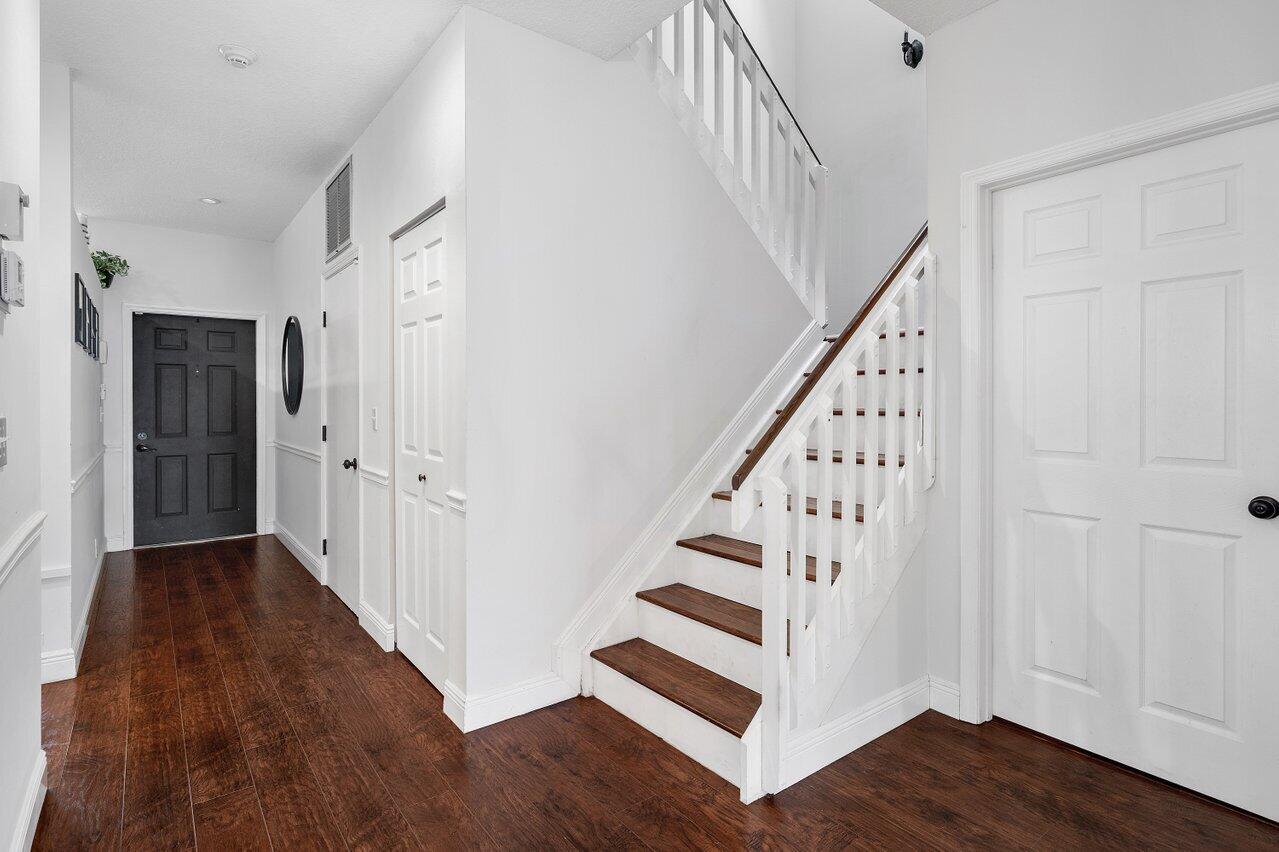 6823 Via Regina Boca Raton, FL 33433 - Photo 10 of 32 010-6823ViaRegina-BocaRaton-FL-33433-SMA