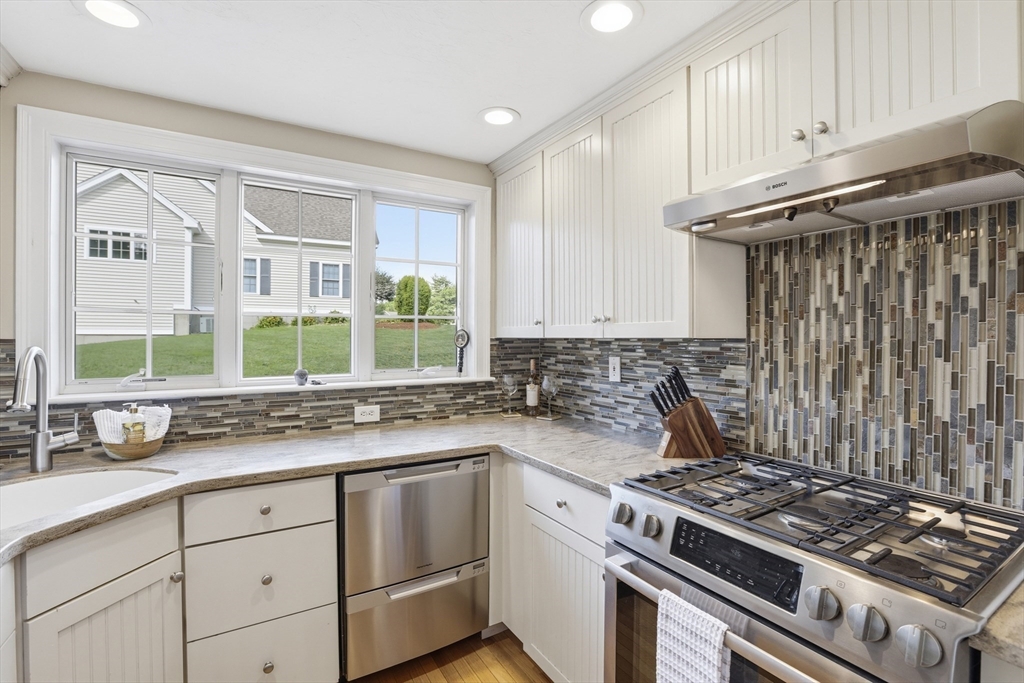 21 Sandstone Road, Unit 21 Westford, MA 01886 - Photo 12 of 41