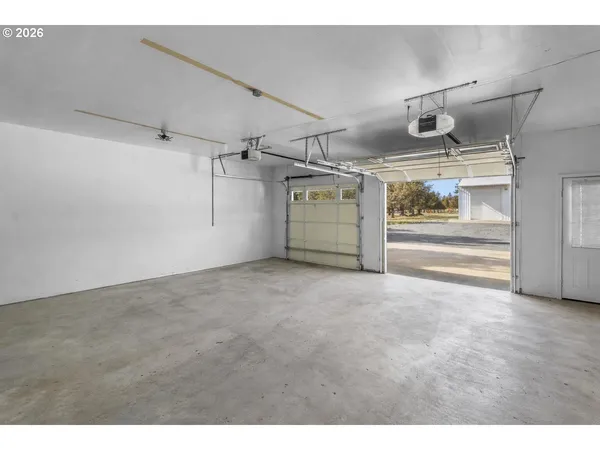a view of a garage