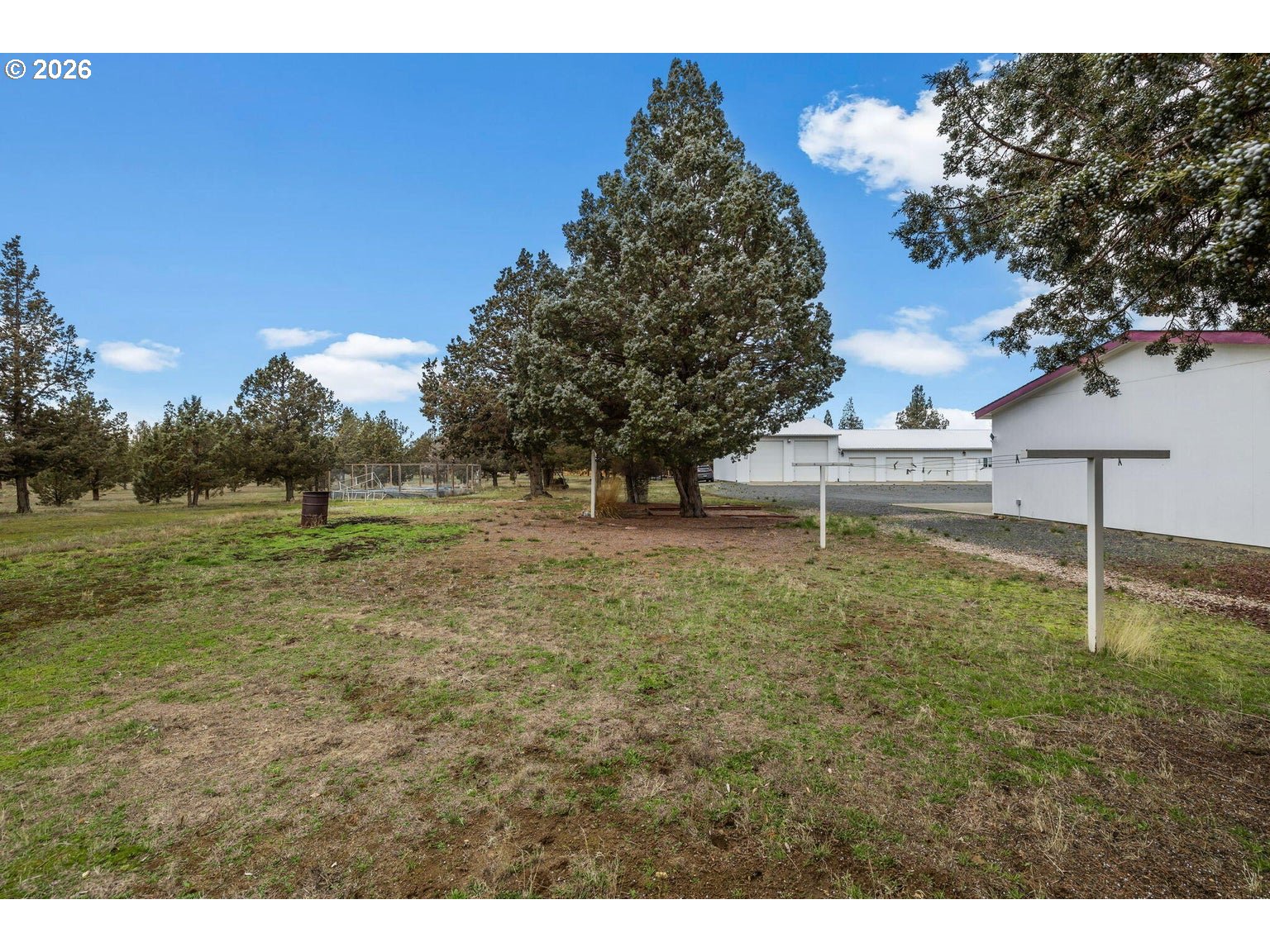 6983 Mustang Road Terrebonne, OR 97760 - Photo 31 of 36 a view of outdoor space and yard