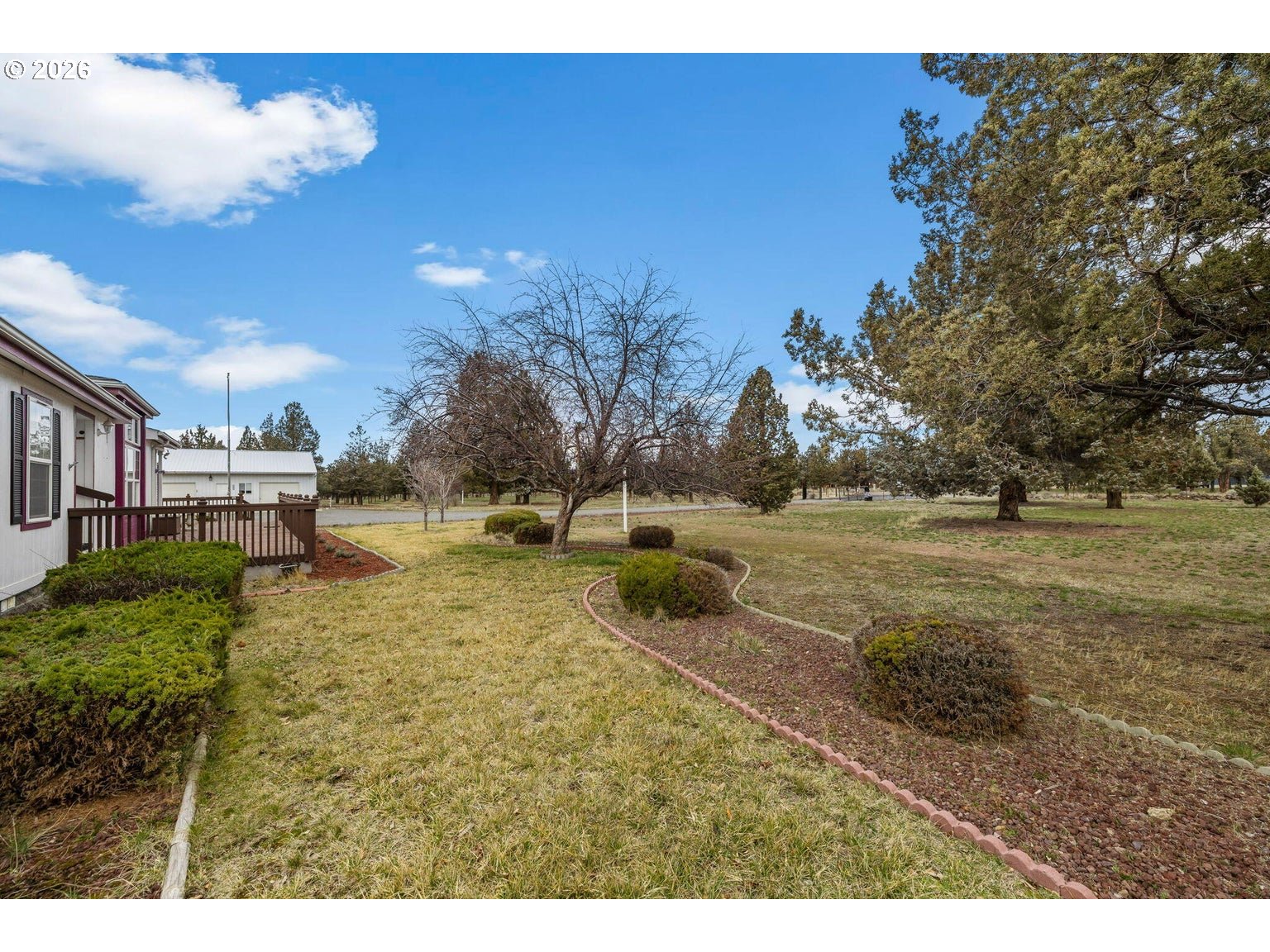 6983 Mustang Road Terrebonne, OR 97760 - Photo 32 of 36 a view of a yard
