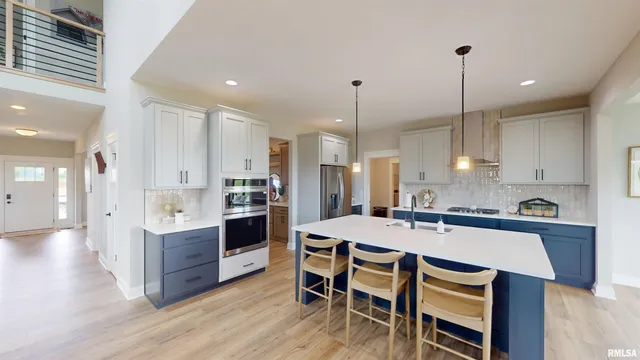 $594,990 | 14 Faiths Way, Bettendorf, IA 52722