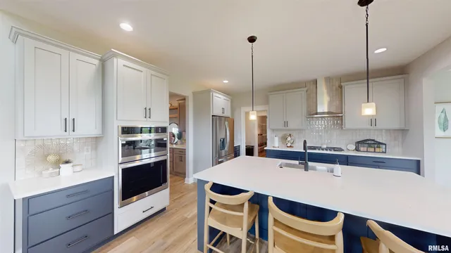 $594,990 | 14 Faiths Way, Bettendorf, IA 52722