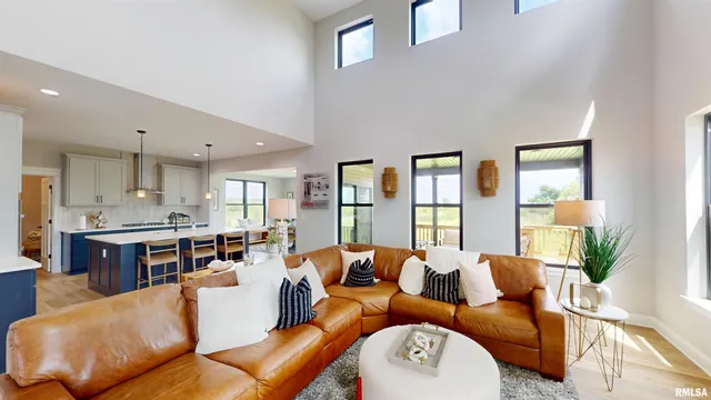 $594,990 | 14 Faiths Way, Bettendorf, IA 52722