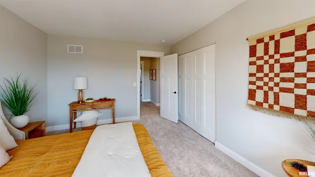 $594,990 | 14 Faiths Way, Bettendorf, IA 52722