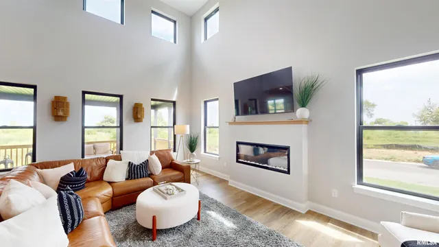 $594,990 | 14 Faiths Way, Bettendorf, IA 52722