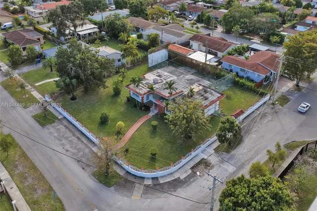 $1,800,000 | 500 Southwest 39th Court, Miami, FL 33134