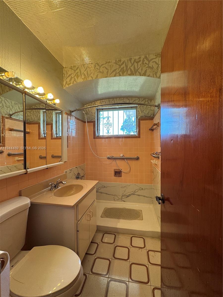 500 Southwest 39th Court Miami, FL 33134 - Photo 29 of 40