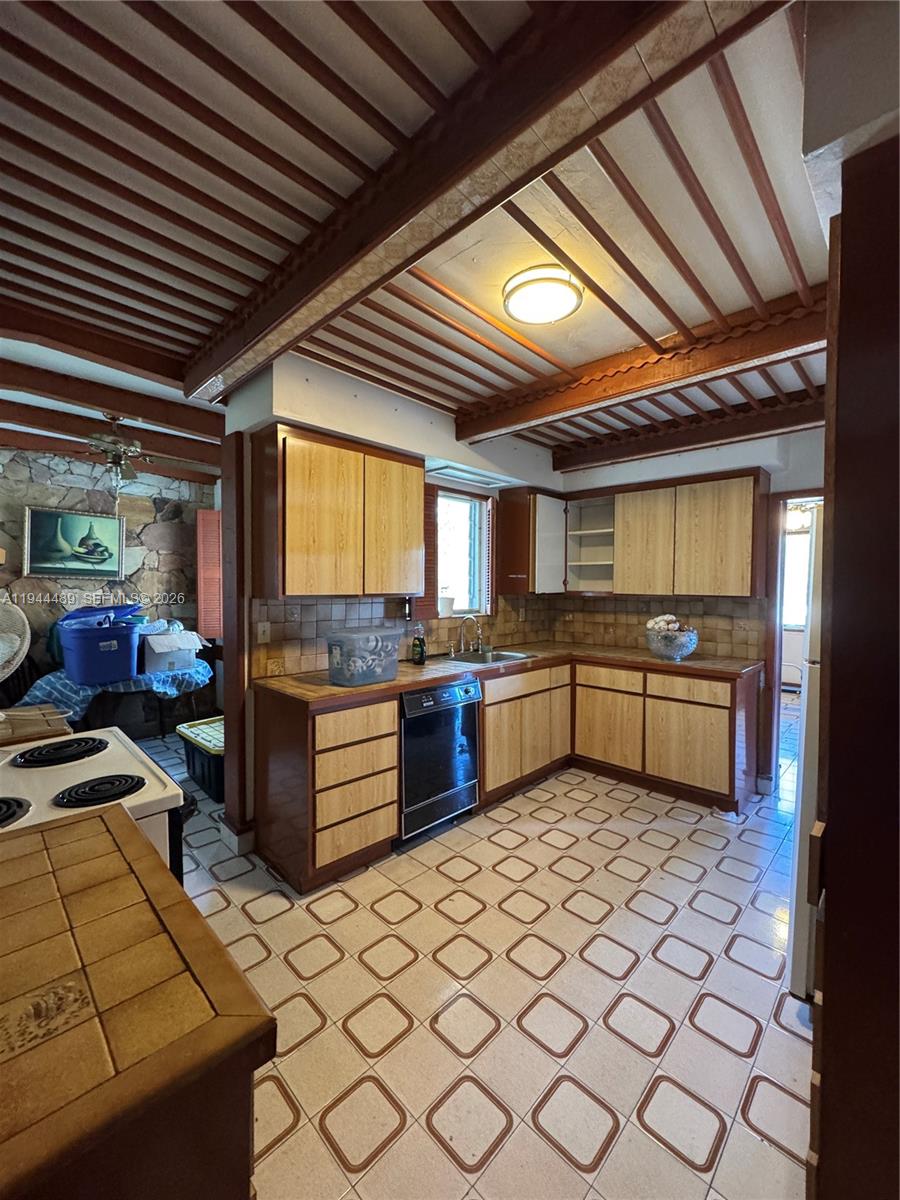 500 Southwest 39th Court Miami, FL 33134 - Photo 34 of 40