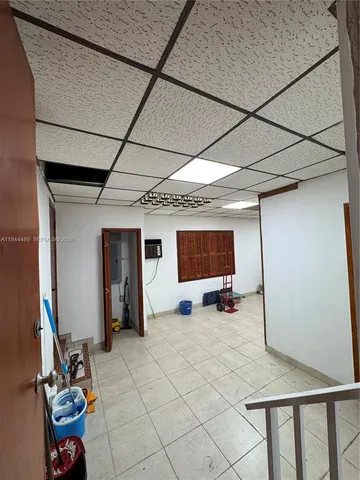 $1,800,000 | 500 Southwest 39th Court, Miami, FL 33134