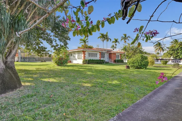 $1,800,000 | 500 Southwest 39th Court, Miami, FL 33134