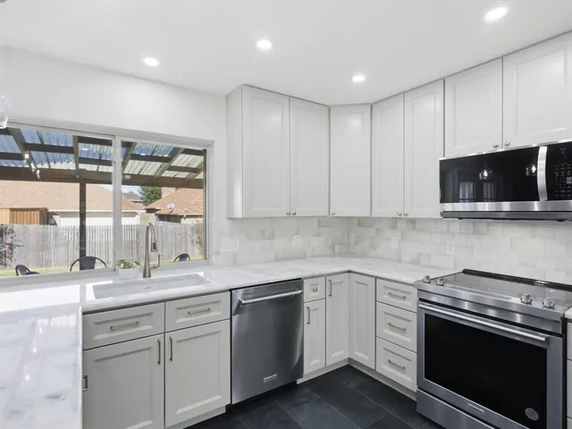 $410,000 | 2011 Clearfield Circle, Richardson, TX 75081