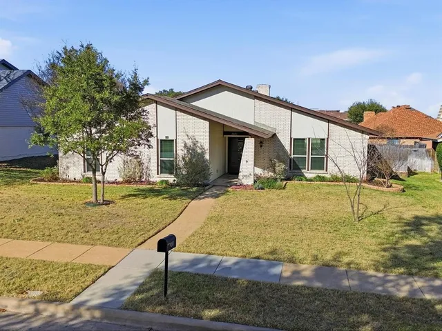 $410,000 | 2011 Clearfield Circle, Richardson, TX 75081
